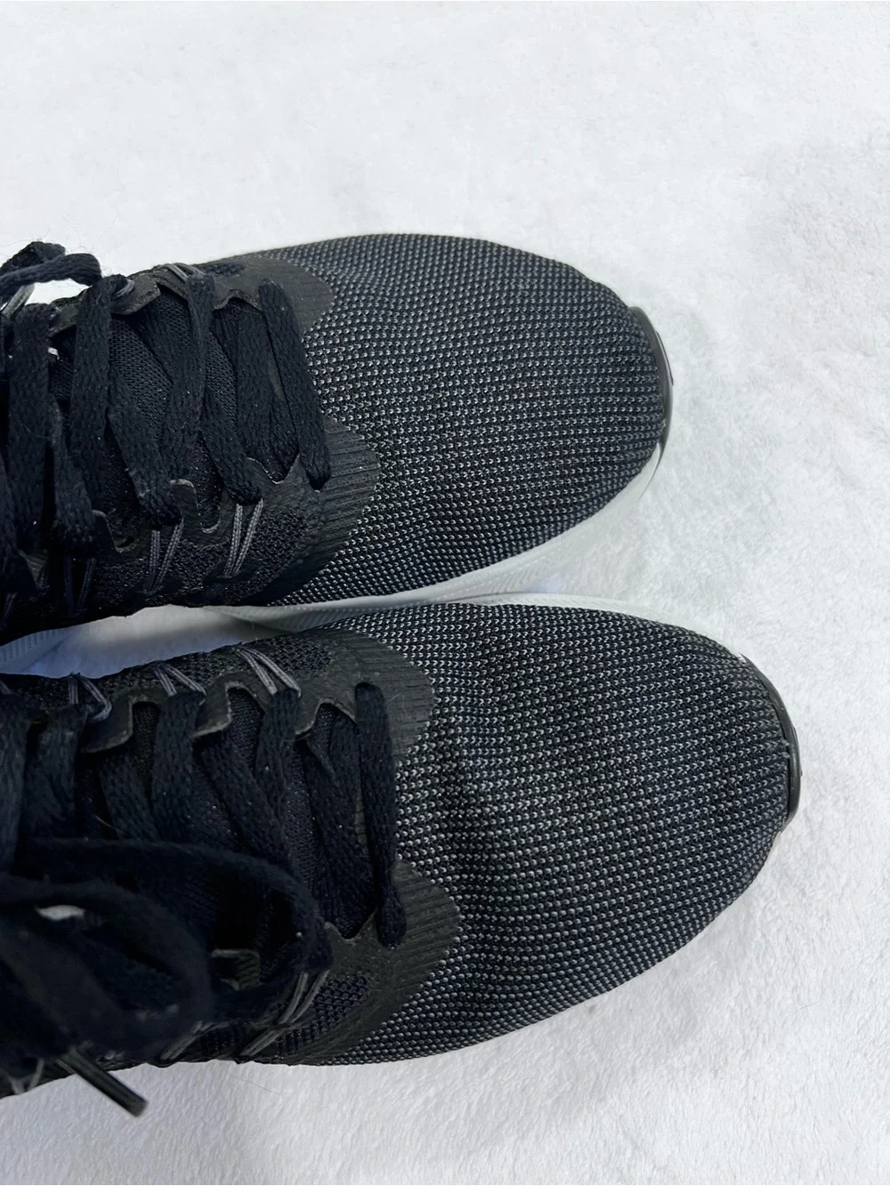 Nike Black Athletic Sneakers with White Label size 7